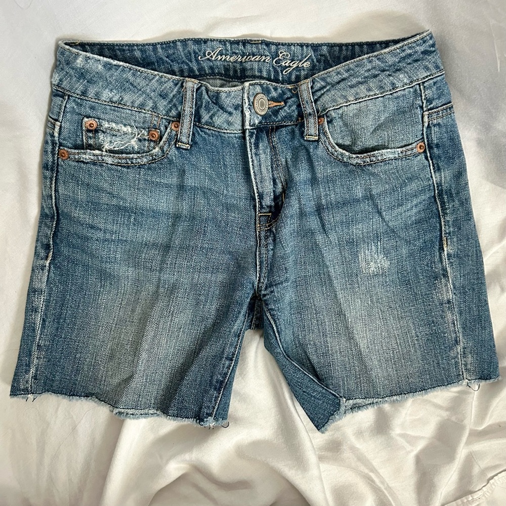 American Eagle Outfitters Distressed Denim Shorts Size 00
